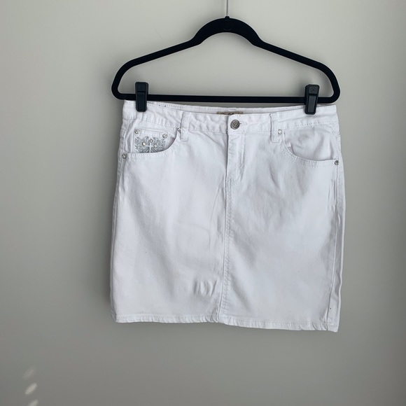 Earl Jeans Dresses & Skirts - Earl Jeans White Denim Mini Skirt